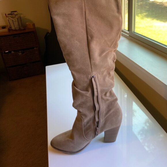 Universal Thread Knee High Boots - 8 - Picture 2 of 4